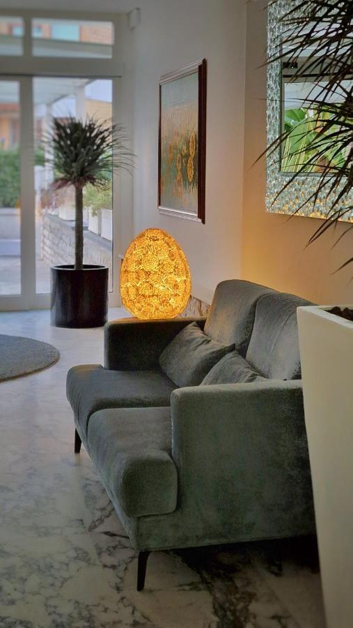 Hotel Tiffany Marina di Massa Extérieur photo