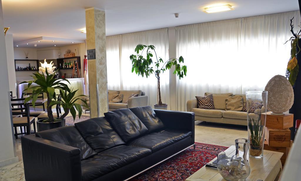 Hotel Tiffany Marina di Massa Extérieur photo