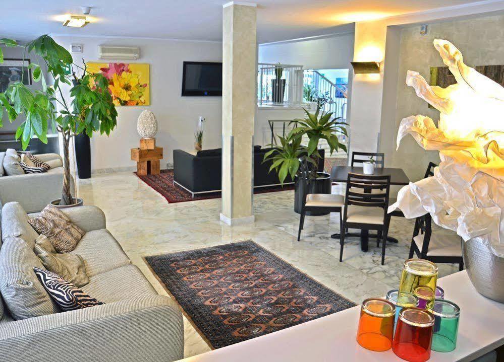 Hotel Tiffany Marina di Massa Extérieur photo