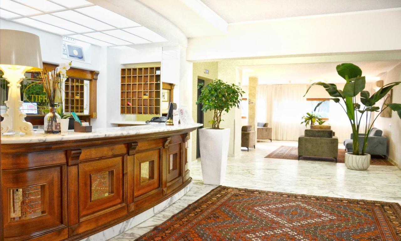 Hotel Tiffany Marina di Massa Extérieur photo